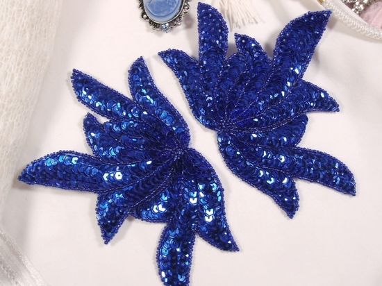 0079 Blue Sea Weed Mirror Pair Sequin Beaded Applique 6"