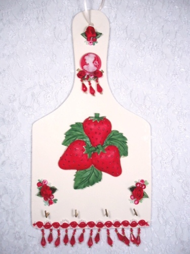 0124D  Red Victorian Strawberry Key Holder Plaque