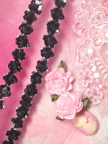 0248  Gunmetal Sequin Floral Trim 1/2"
