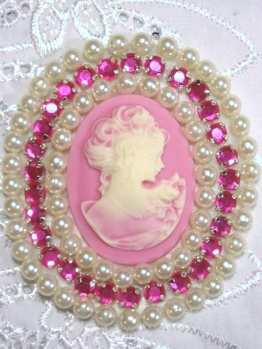 0283  Ivory  Pink  Rhinestone Victorian Cameo Beaded Applique 2.5"-pink,beige,ivory,cameo,applique,beaded,beaded applique,victorian,brooch,rhinestone,applique