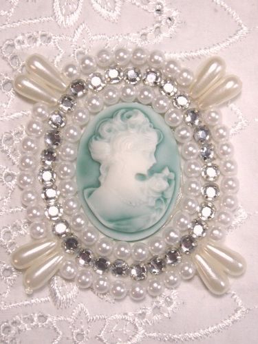 0388  White Teal Victorian Cameo Clear Rhinestone Beaded Applique 2.75"