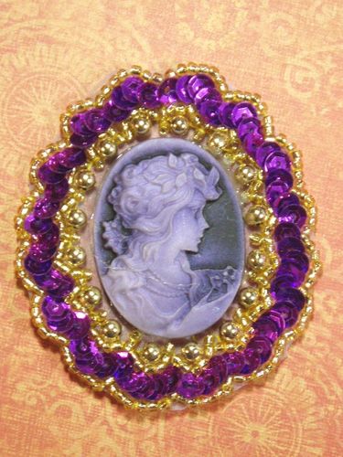 0389  Purple Gold Victorian Cameo Sequin Beaded Applique 2.5"