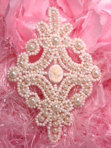 0404  Ivory Cameo Pearl Beaded Applique 4"