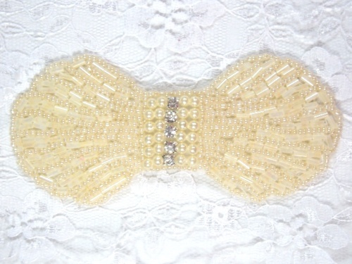 0434  Ivory Rhinestone Bow Beaded Applique 4.5"