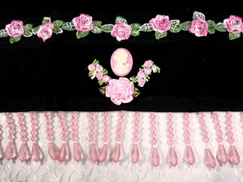 0500A   3 Piece Black Pink Victorian Cameo Towel Set