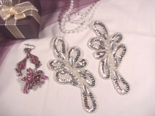 E3406 Silver Mirror Pair Sequin Beaded Appliques 5.25"