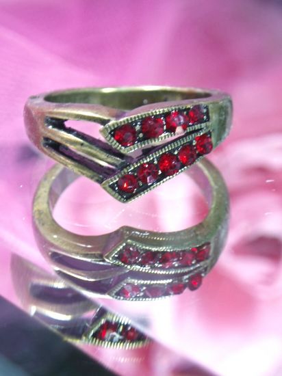 628  Red Antique Gold Vintage Rhinestone Ring sz. 7.75
