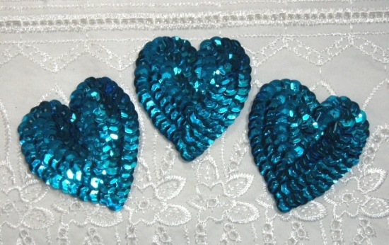 K8395A  Set of 3 Turquoise Heart  Sequin Applique 2"