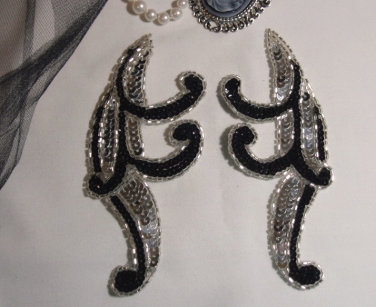 0097  Black & Silver Mirror Pair Sequin Beaded Appliques 5.5"