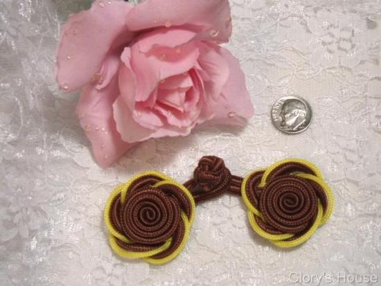 0250  Brown & Yellow Frog Button Closure 3.75"