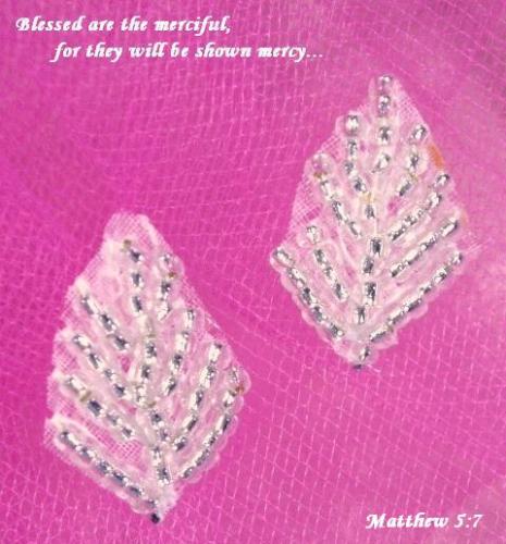 A0211B  Pair (2) Silver Leaf Beaded Appliques 7/8"-applique,beaded,silver,leaves,leaf