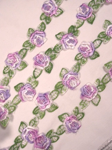 C107 Lavender Rose Venice Trim 1 1/8"