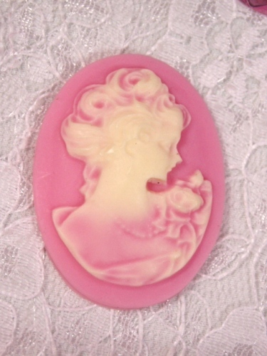 CB3  Pink Ivory Victorian Cameo Bead 1.5"