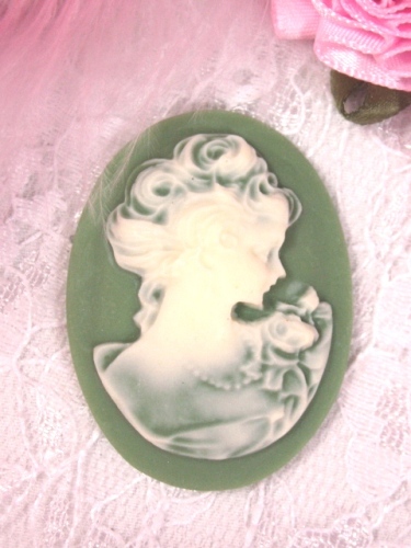 CB6  Green Ivory Victorian Cameo Bead 1.5"