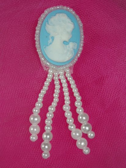 0340  White  / Blue Victorian Cameo Dangle  Beaded Applique 3.25"-white,blue,ivory,victorian,cameo,embellishment,sewing,clothing,sequin,beaded,bead,sequins,applique,motif,sewing,beaded,brooch  