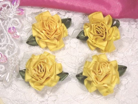L22  Lot of 4 Yellow Floral Rose Flower Appliques 1.5"