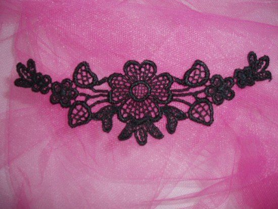 L23 Black Venice Lace Yoke Collar Applique 5"