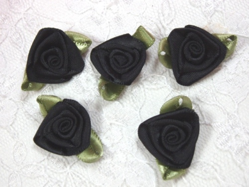 L27 Set of 5 Black Green Ribbon Rose Appliques