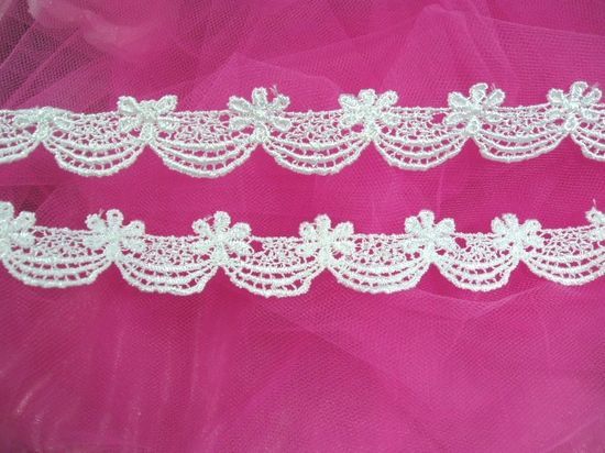 C45  White Venise Lace Victorian Sewing Trim 1-1/8"