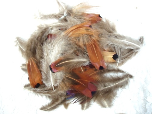 MR008  Pheasant Heart Loose Feathers  3 grams