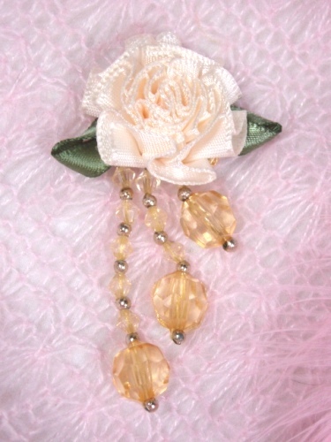 VD20  Ivory/Gold Floral Dangle Beaded Applique 2.5"