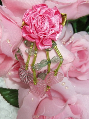 VD17 Mauve Flower Dangle Beaded Applique 3"