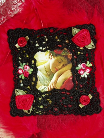 VG24  Black Red Venise Lace Picture Frame Cameo  Applique 4"