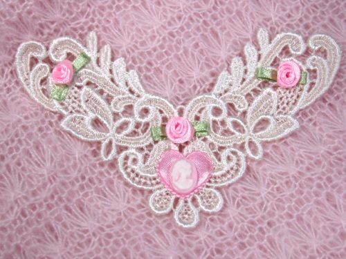 VG46  Ivory Pink Cameo Venise Lace Applique 5"-applique,venise,venice,lace,pink,cameo