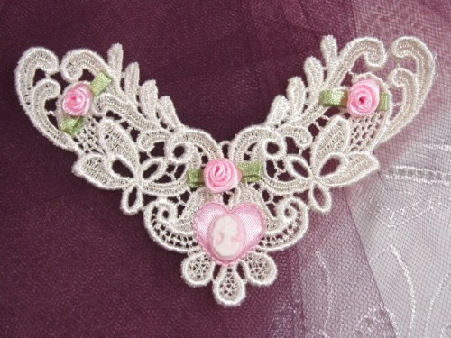 VG46  Ivory Pink Cameo Venise Lace Applique 5"-applique,venise,venice,lace,pink,cameo