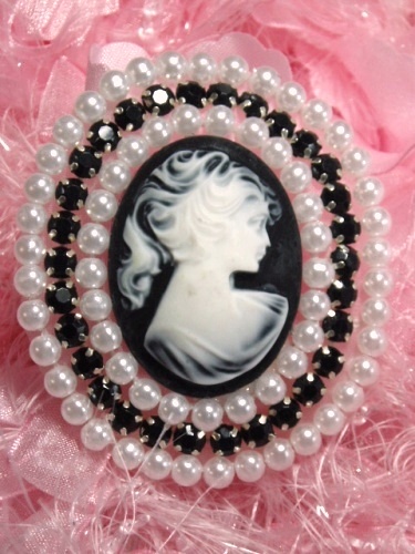 0283  Black White  Rhinestone Victorian Cameo Beaded Applique 2.5"-black,white,cameo,applique,beaded,beaded,applique,victorian,brooch,rhinestone,applique