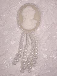 0340  White  / Ivory Victorian Cameo Dangle Beaded Applique 3.25"-white,ivory,victorian,cameo,embellishment,sewing,clothing,sequin,beaded,bead,sequins,applique,motif,sewing,beaded,brooch  