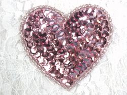 0363  Mauve Rose Heart Beaded Sequin Applique 2"