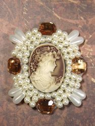 0386  Ivory Beige Jewel Pearl Cameo Beaded Applique 2.75