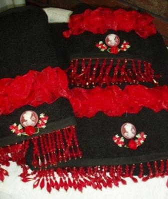 0500   3 Piece Black Red Victorian Cameo Towel Set-towels,hand,victorian,cameo,wash,cloth,