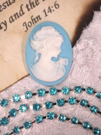 E2534  Turquoise Elegant Rhinestone Chain Sewing Trim 1/8"-turquoise,elegant,rhinestone,chain,sewing,trim