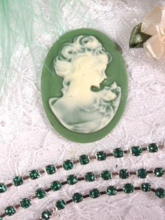 E2534  Green Elegant Rhinestone Chain Sewing Trim 1/8"