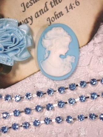 E2534  Light Blue Elegant Rhinestone Chain Sewing Trim 1/8"-blue,elegant,rhinestone,chain,sewing,trim