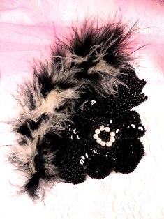 MS33 Black Beige Feather Applique