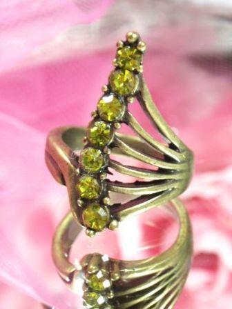 632  Olive Antique Gold Vintage Rhinestone Ringsz. 7.75