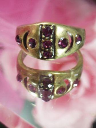 637  Purple Rhinestone Antique Gold Vintage Ringsz. 10.25