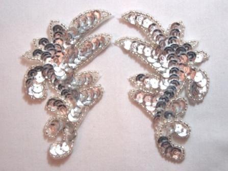 K8256   Silver Mini Claw Pair Sequin Beaded Appliques 3.5"