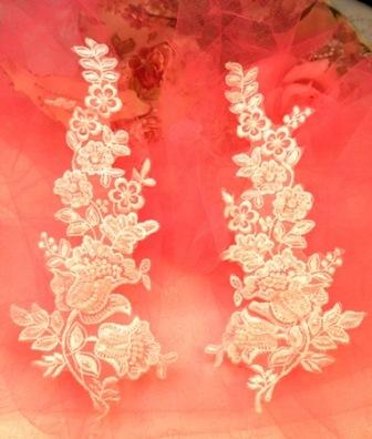 C102 White Venice Lace Mirror Pair Beaded Sequin Appliques 10"