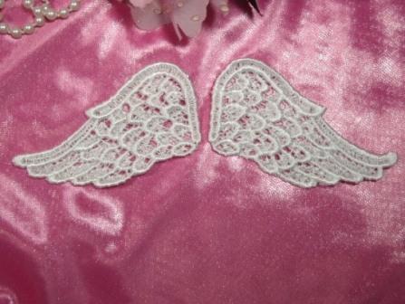 0125  White Venice Lace Wing Pair Appliques 2.75"