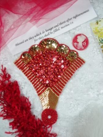0376  Red/Gold Fan Epaulet Sequin Beaded Applique