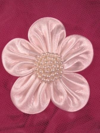 L11  Antique White Pearl Flower Applique 2.5"-antique,white,ivory,pearl,flower,floral,rose,applique,embellishment,motif 