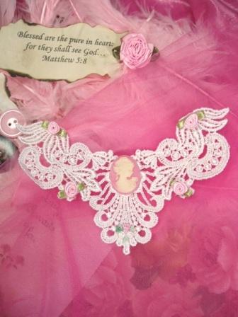 VG3   White Pink Venise Lace Cameo Collar Applique 6.25"-pink,venise,venice,lace,cameo,collar