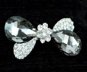 EFA166 Smoke Victorian Bow Rhinestone Brooch