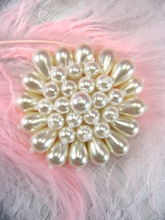 FS3330 Pearl Beaded Applique 2.5"