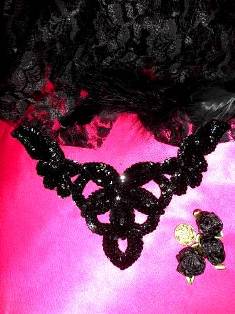 FS398B  Black Collar Sequin Applique 8.5"