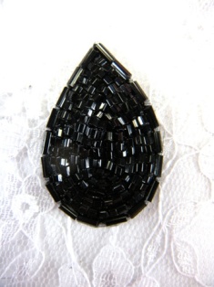 FS613 Black Teardrop Beaded Applique 1.5"